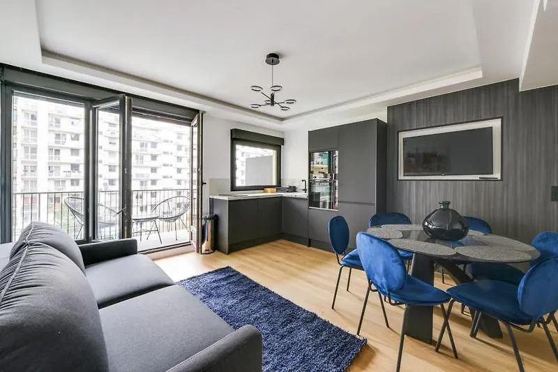 181 One - Superb In Paris. *