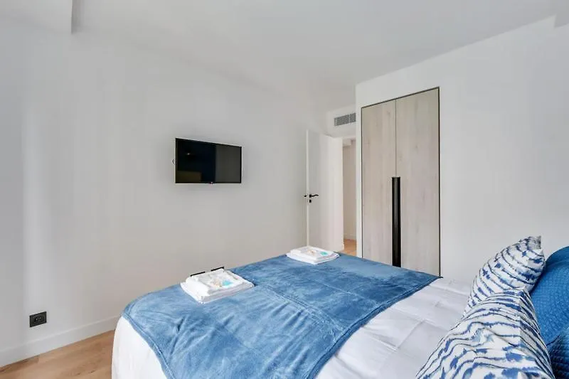 181 One - Superb In Paris. Apartment